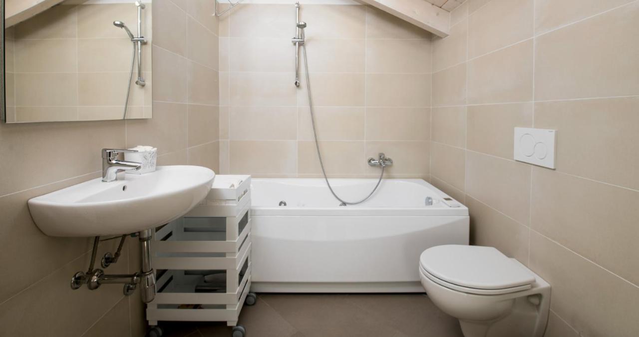 Fiorenzuola di Focara Fiorenzuola Bed & Breakfast מראה חיצוני תמונה